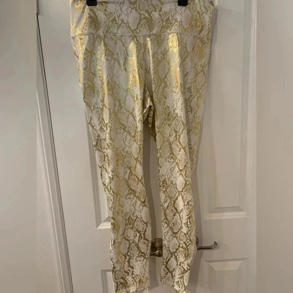 Fabletics High-Waisted Foil Legging Size 2 X - Picture 5 of 11